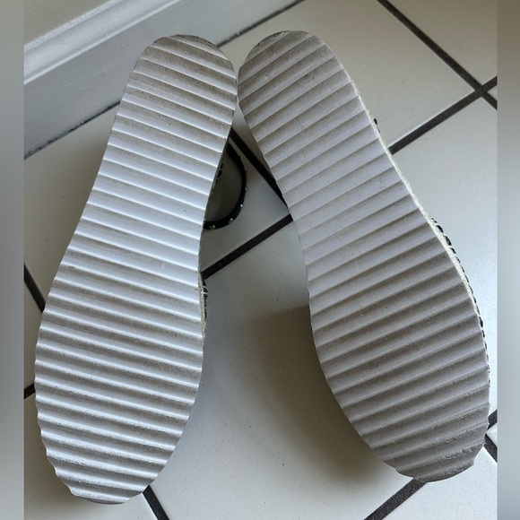 JLO Lisley Python Platform Shoes- Size 10 - Picture 6 of 8